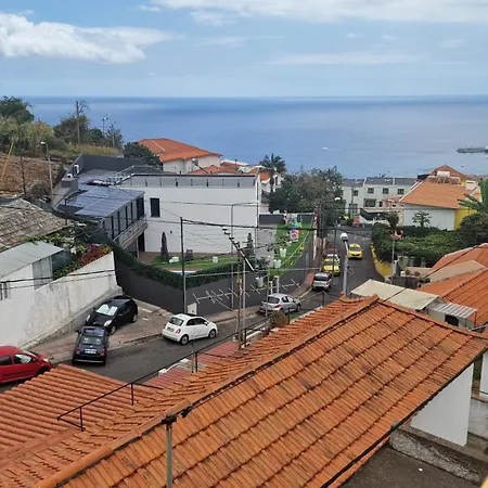 Jose's Cozy Little *