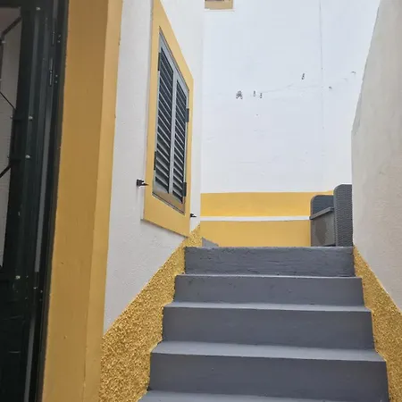 Jose's Cozy Little Funchal (Madeira)