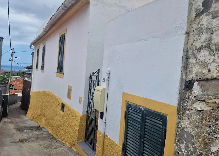 Jose's Cozy Little * Funchal (Madeira)