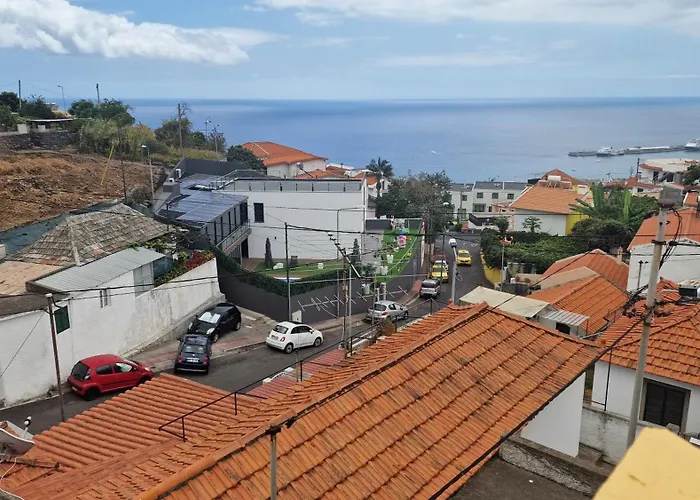 Jose's Cozy Little *