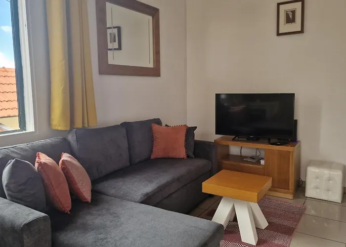 Jose's Cozy Little *