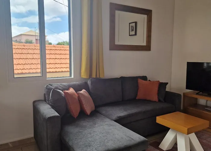 Jose's Cozy Little Funchal (Madeira)